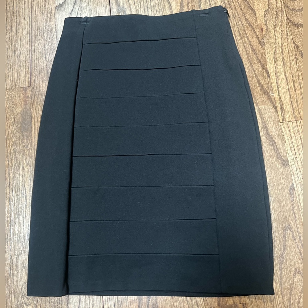 White House Black Market Instantly Slimming Skirt Size 0